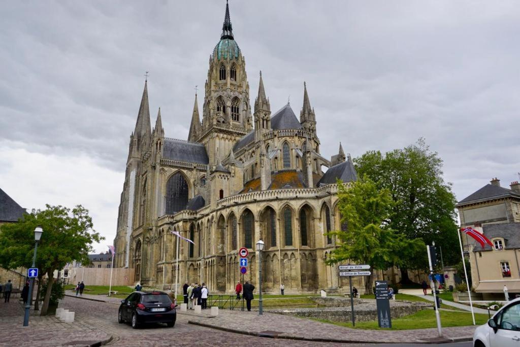 Le Bourg Bed and Breakfast Asnieres-en-Bessin Εξωτερικό φωτογραφία