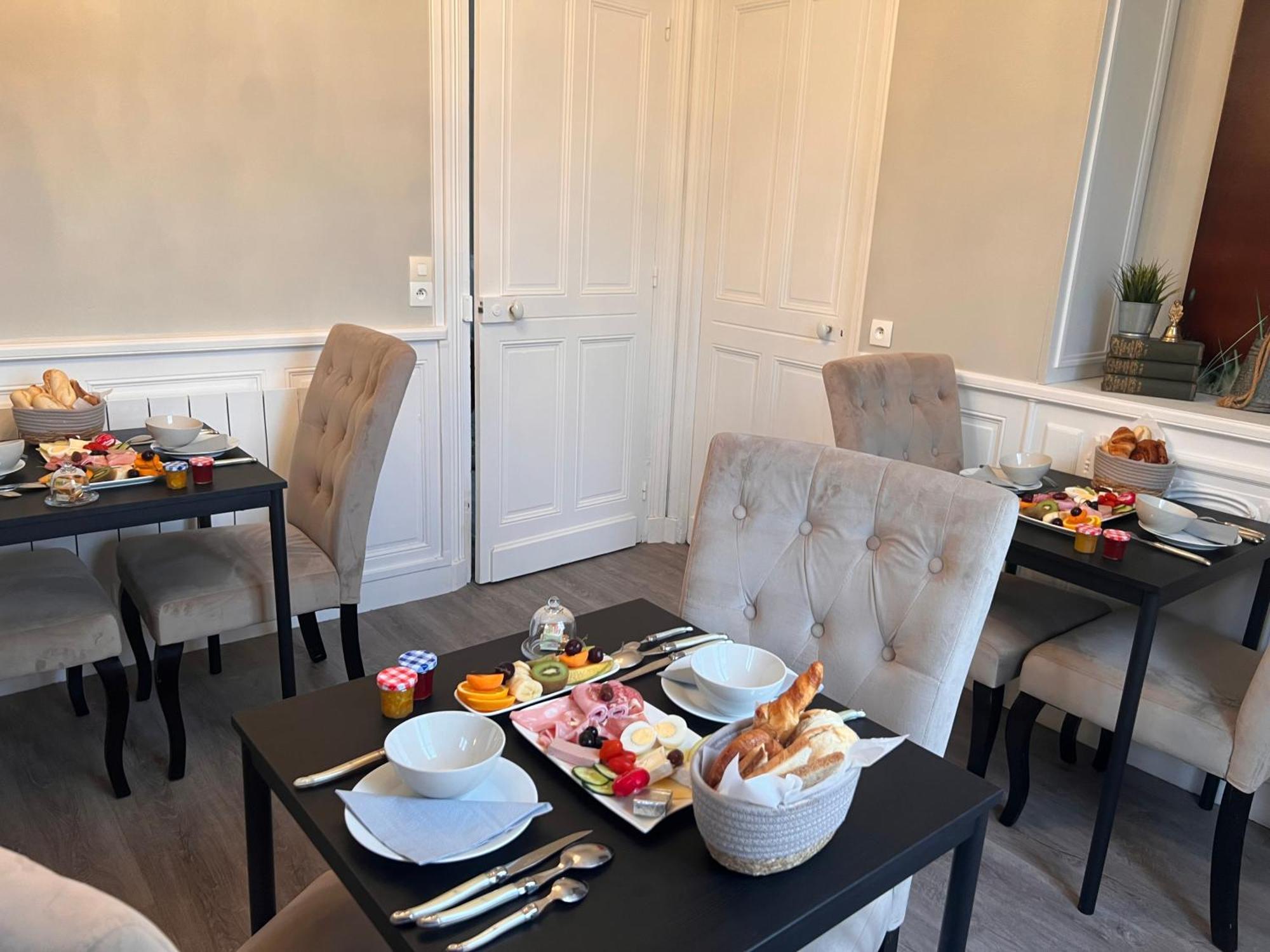 Le Bourg Bed and Breakfast Asnieres-en-Bessin Εξωτερικό φωτογραφία